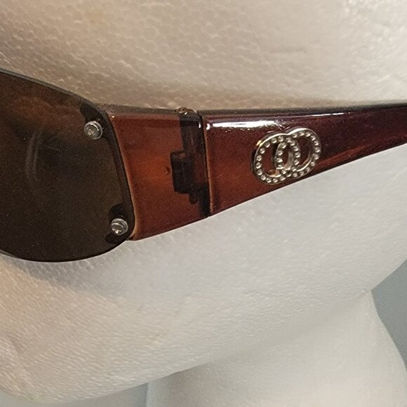 Brown Tortoise Shell Color Plastic Sunglasses w Rhinestone Details - Picture 5 of 9